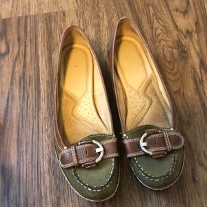 Naturalizer olive green suede loafers with brown buckle detail, 8.5